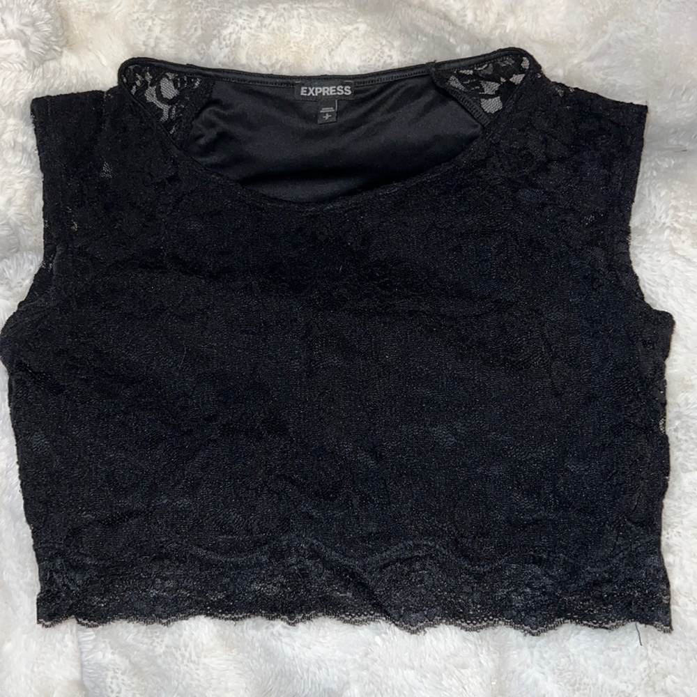 LACE short sleeve crop top